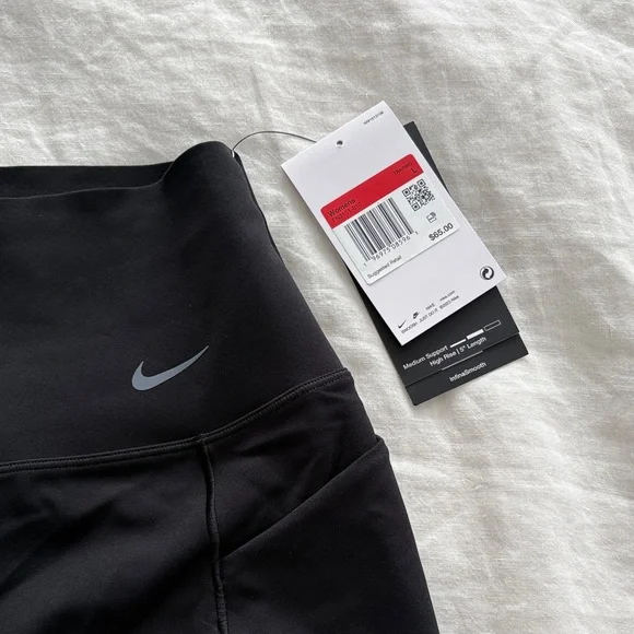 Nike Black Universa Medium Support High-Waisted 5" Bike Shorts with Pockets - Picture 12 of 14